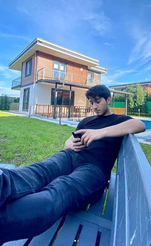 Influencer Top Middle